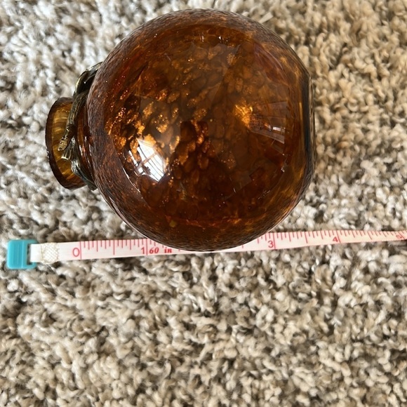 Late 20th Century Jay Strongwater Amber Glass Bud Vase With Enamel Bee - Picture 8 of 10